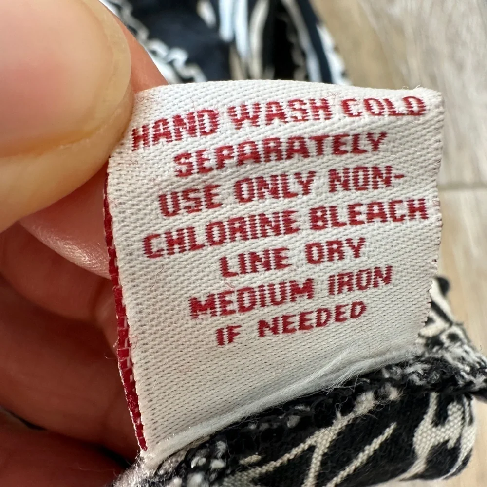 🛍️Brand & size tag is removed. Maxi skirt waist measurement 14” laying flat.